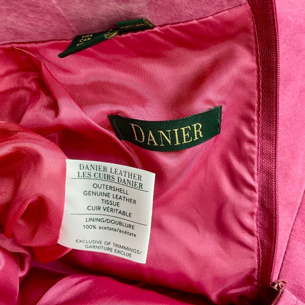 Danier Skirt Suede Leather Short in Pink Purple (6) - Picture 7 of 10